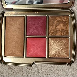 Hourglass Cosmetics Lighting Edit - Universe Unlocked